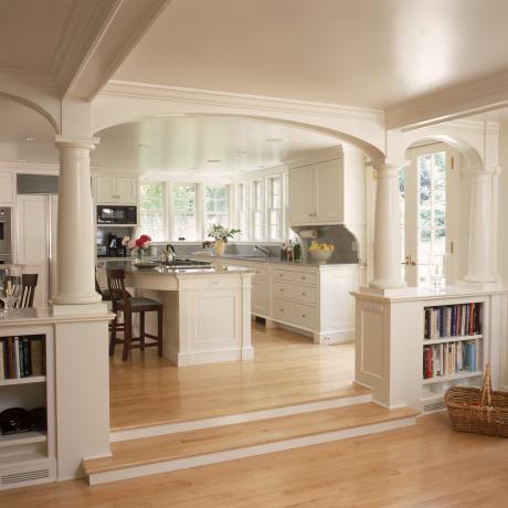 Oblúk medzi kuchyňou a obývacou izbou (38 fotografií): DIY video návod na inštaláciu, cena, foto