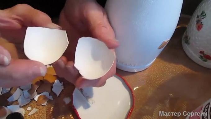 Decoupage škrupín vajec. fľaša dekorácie
