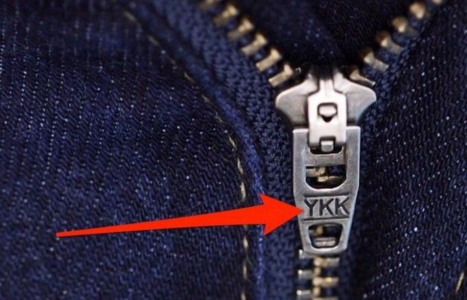 Čo vlastne znamená «YKK» písmená na zips? 