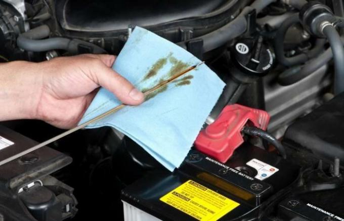  5 chýb pri kontrole motorového oleja, ktoré sú plné poškodenie motora. / Foto: megasos.com.