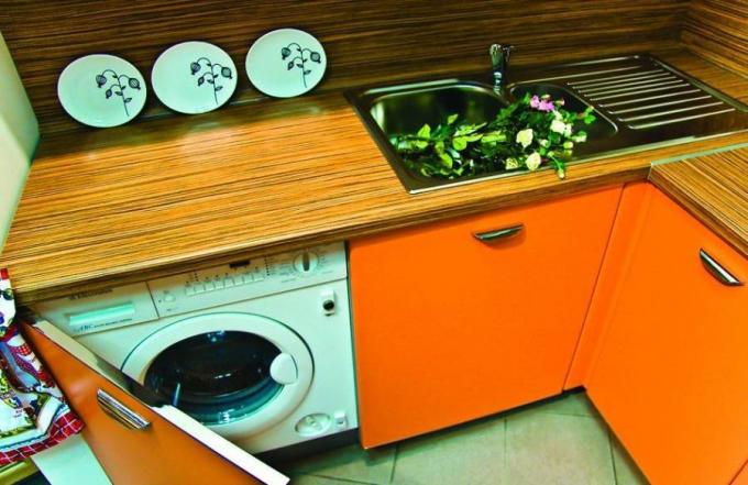 Inštalácia práčky v kuchyni: videonávod