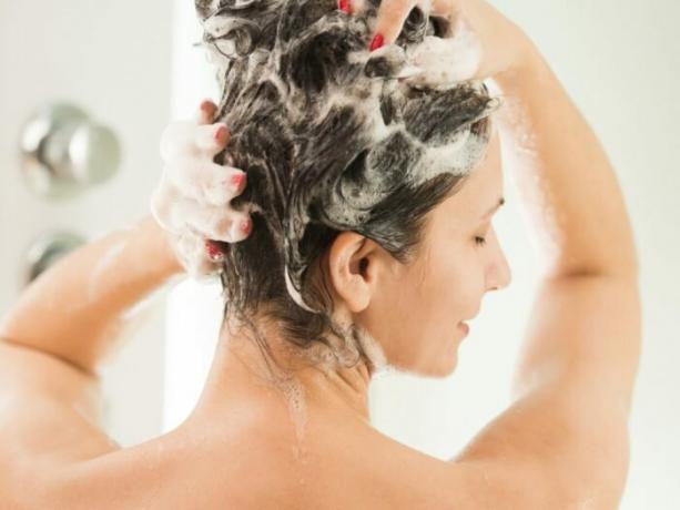 Umývať vaše vlasy sa neodporúča častejšie 2-3 krát týždenne. / Foto: conteudo.imguol.com.br. 