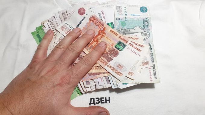 Klampiar zarobil 100.000 rubľov, publikovanie príbehy o ich práci