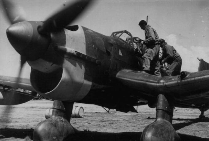 "Stuck" na oblohe, prečo Junkers Ju 87 nie je zaťahovacím podvozkom počas letu a hrozného revu pred skládky bomby