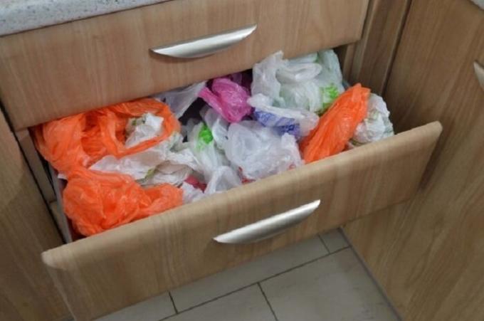 skladovacie obaly Box môže byť použitý len vtedy, ak v kuchyni veľa miesta. / Foto: vplate.ru. 