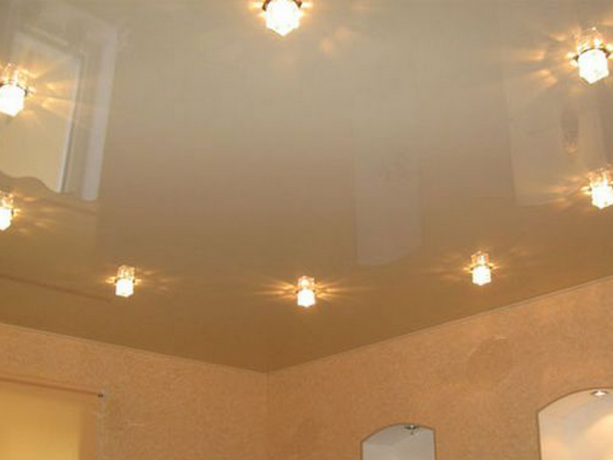 Voľba osvetlenie pre zavesené stropy: hlavné body, ktoré potrebujú vedieť,