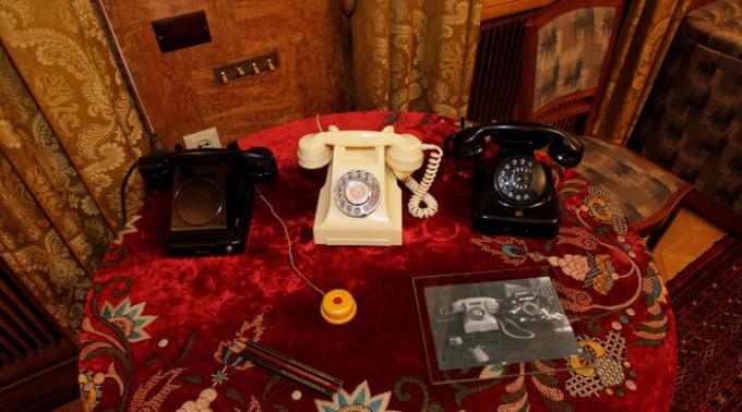 Telefóny, ktoré boli lemované s kompletným záhradným vodcu (dači v Kuntsevo). | Foto: gazeta.ru.