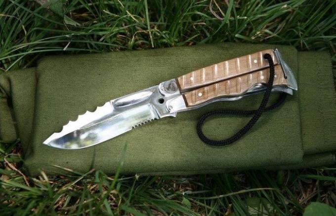 Survival nôž "Werewolf": tvrdá ruská balisong