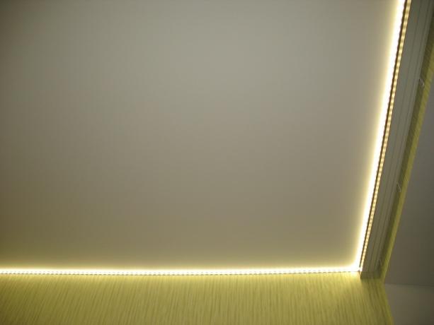 osvetlenie v kuchyni pomocou LED pásky