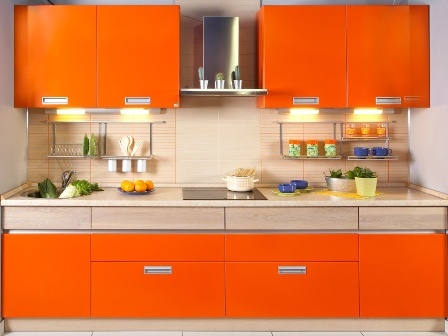 oranžový dizajn kuchyne