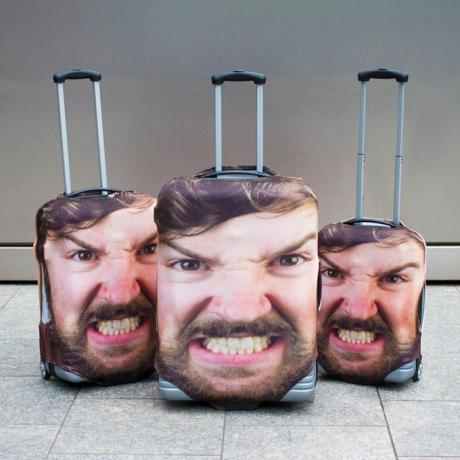 Funny, ale účinný spôsob, ako rýchlo nájsť svoj kufor na letisku