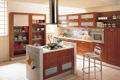 Ako správne usporiadať nábytok v kuchyni: video pokyny pre inštaláciu pre domácich majstrov, cena, fotografia