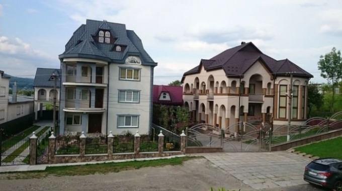 Dolné ApSHA - najbohatší dediny na Ukrajine.