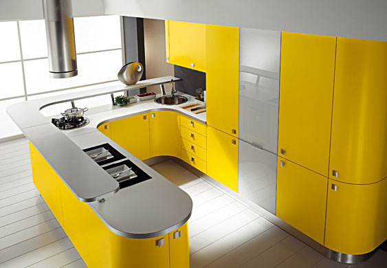 „High-tech“ je jednou z pohodlných možností dizajnu kuchyne s rozlohou 16 metrov štvorcových.