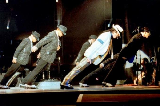 Legendárny antigravitačné sklon Michaela Jacksona.