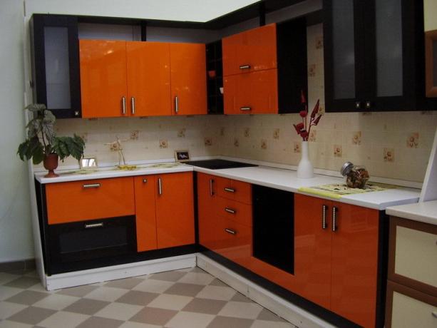 Čierno-oranžová kuchynka (53 fotografií), návrh svojpomocne: pokyny, foto a videonávody, cena
